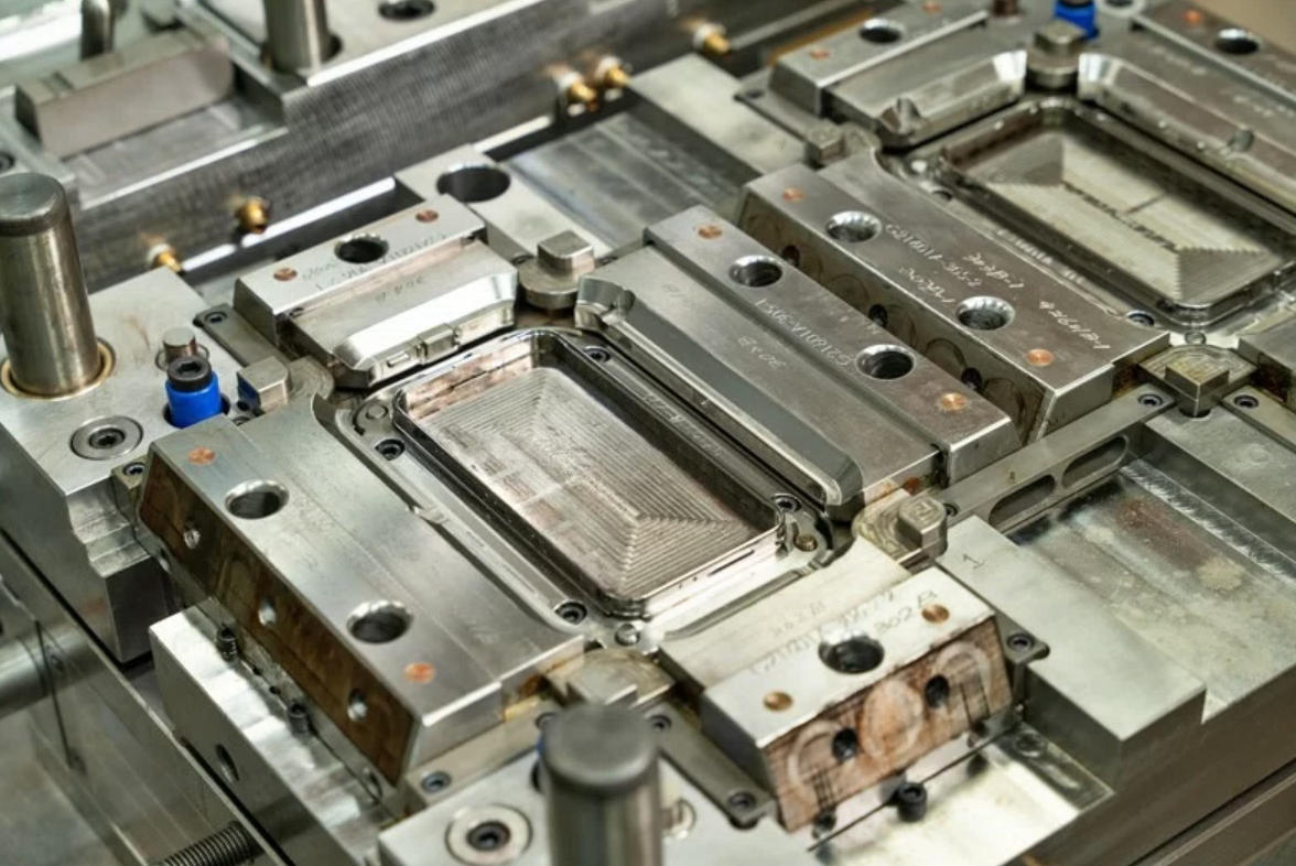 Инпекционное формование плесень 1